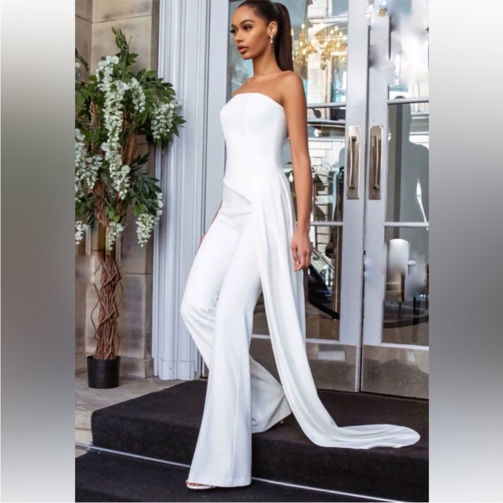NADINE MERABI White Asymmetric Crop Top - Picture 2 of 9